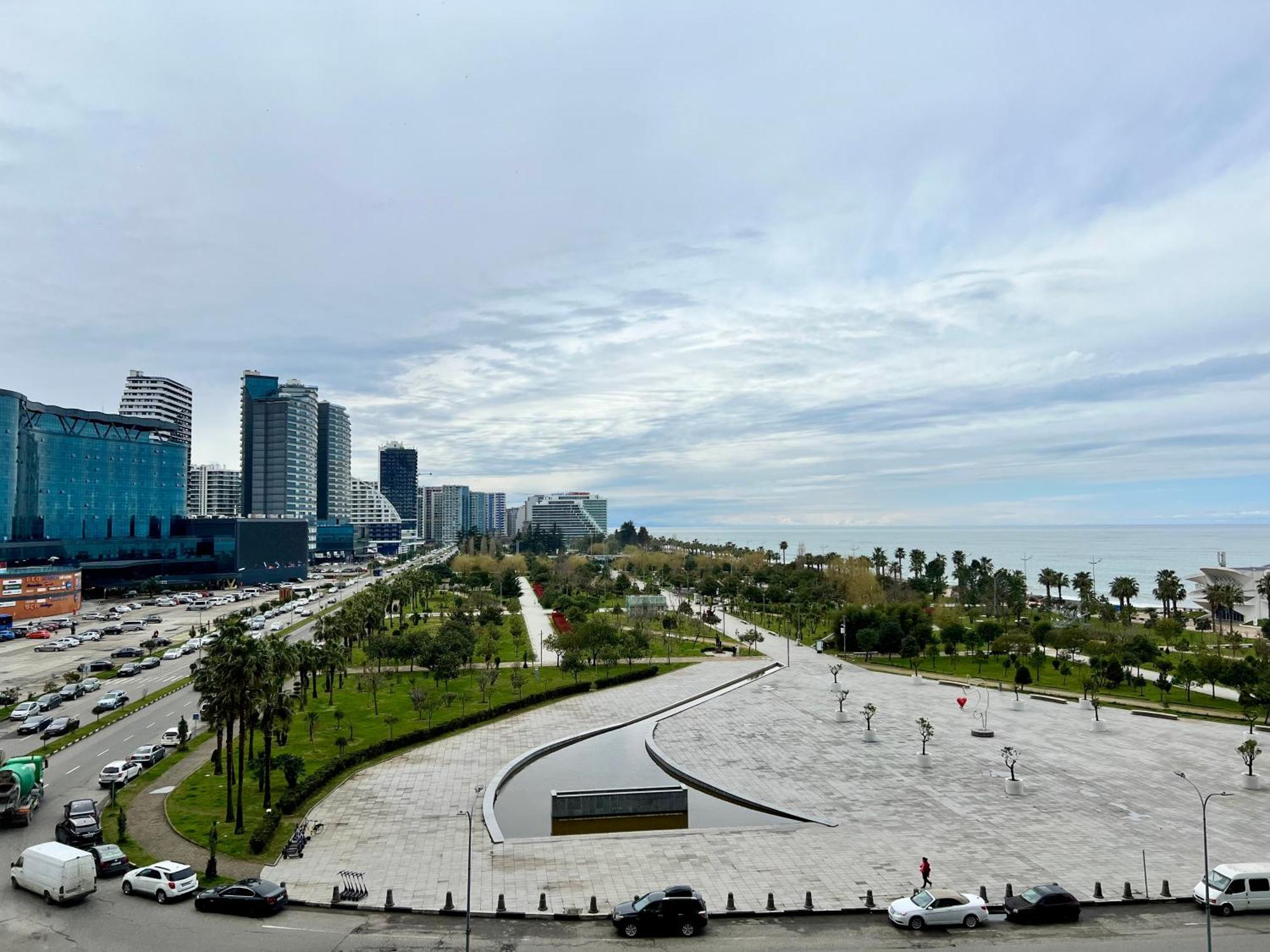 Orbi Beach Tower Batumi Esterno foto