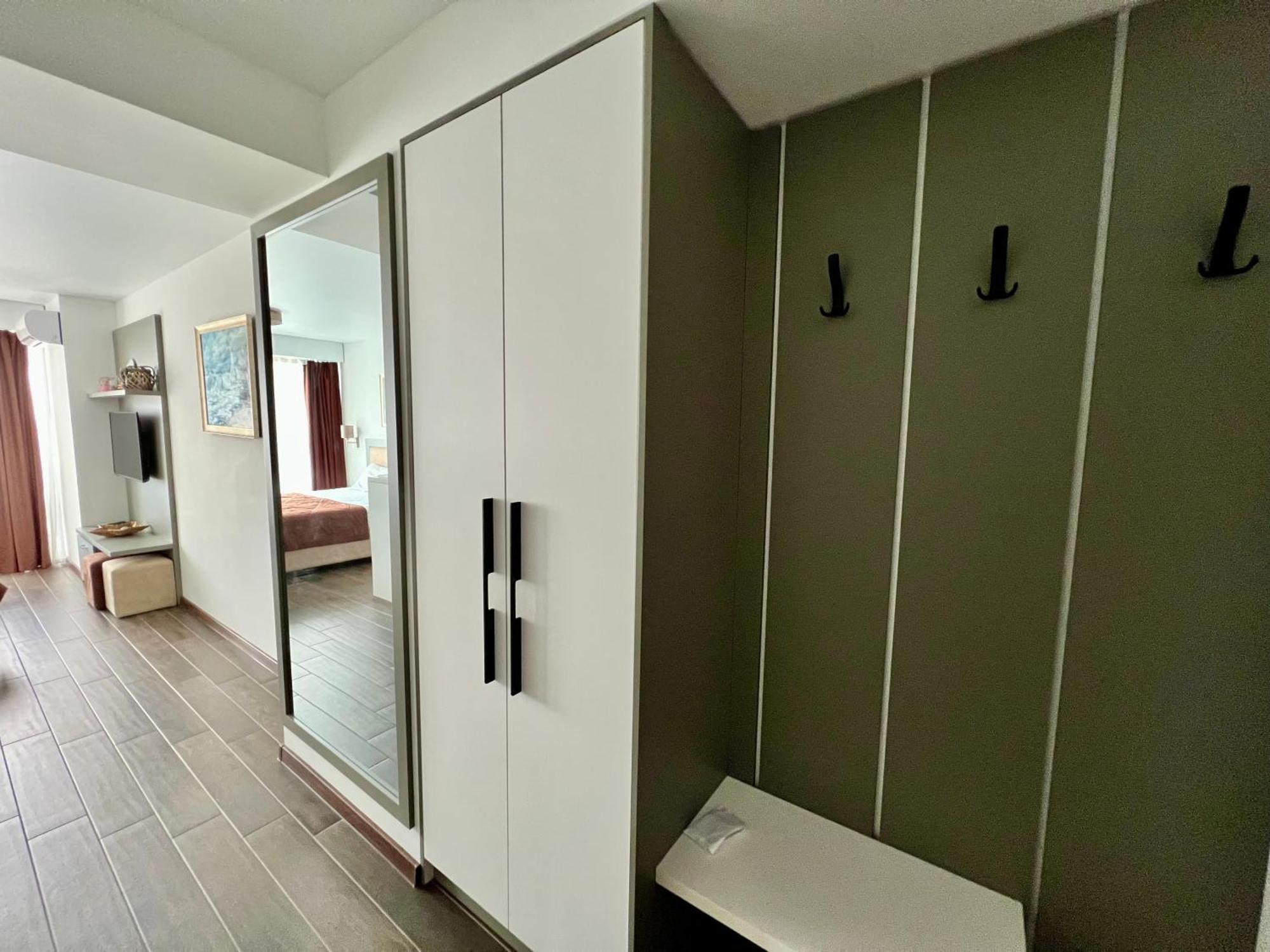 Orbi Beach Tower Batumi Esterno foto